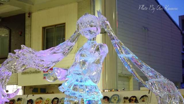 晶莹剔透的“冰初音” 超美痛冰雕北海道冰祭梦幻登场