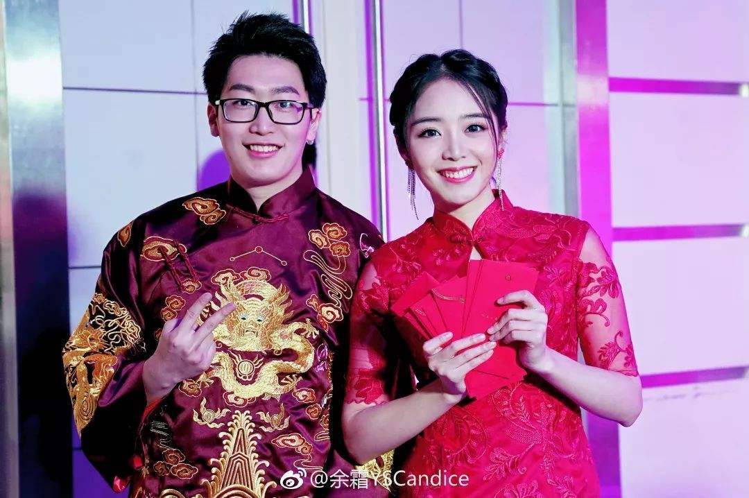 LOL解说管泽元与主持人余霜宣布和平分手 ​​​​