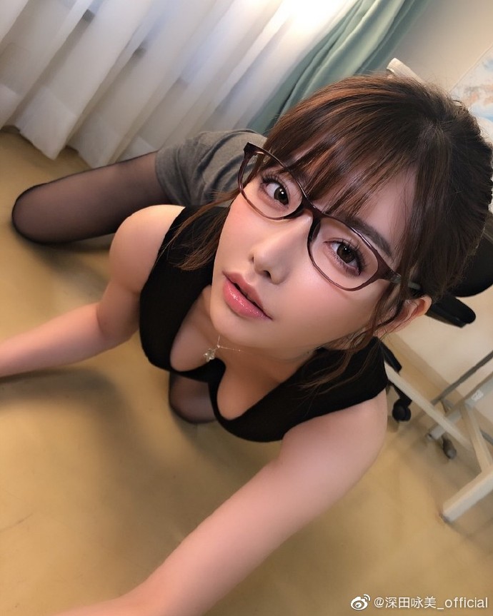 嘿！看着我！ ​​​​