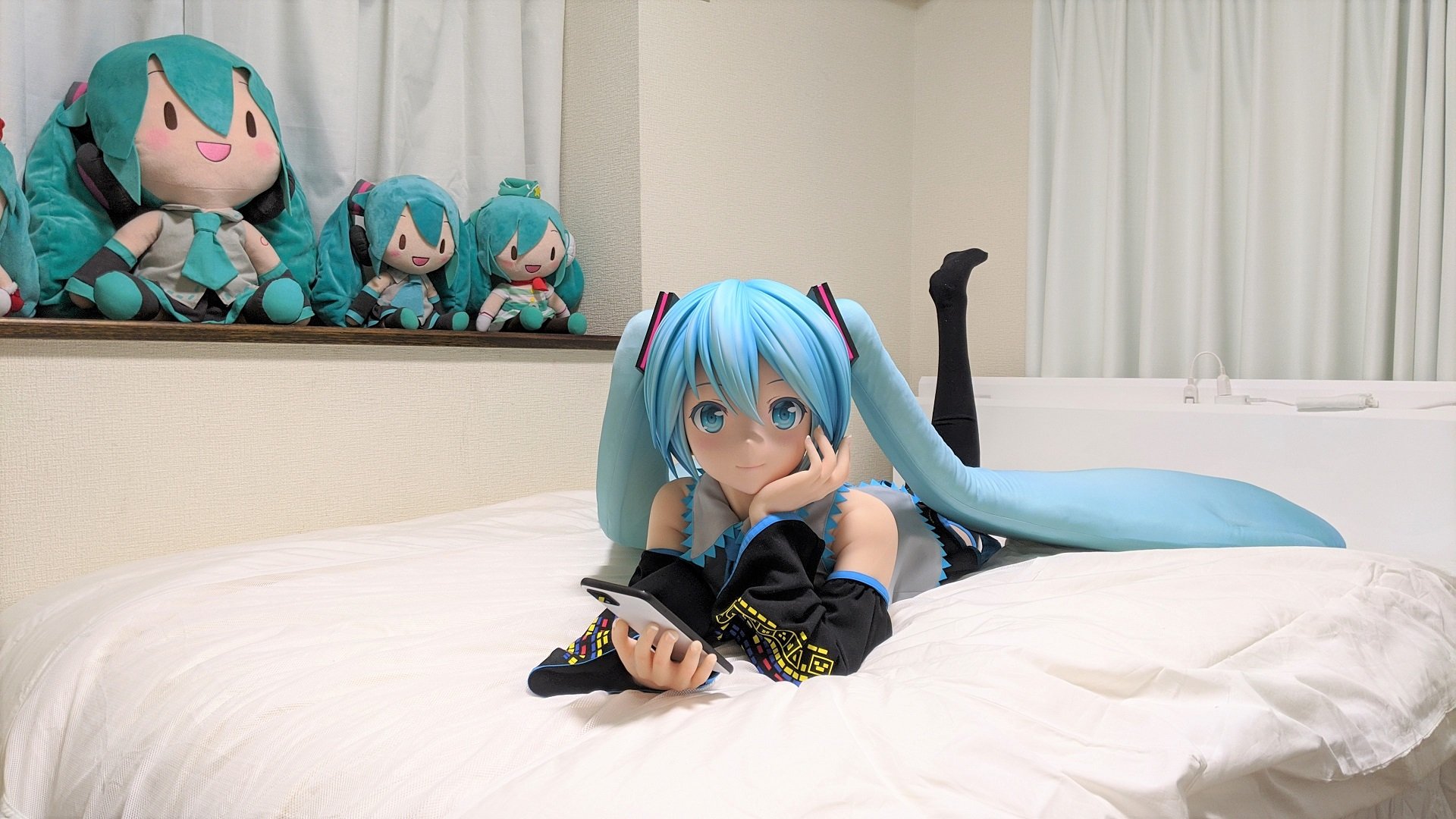 日本小哥和初音的四周年结婚纪念照片